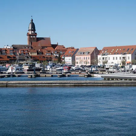 Ferienwohnung Haus Am Seeufer Steuerbord Waren  Extérieur photo